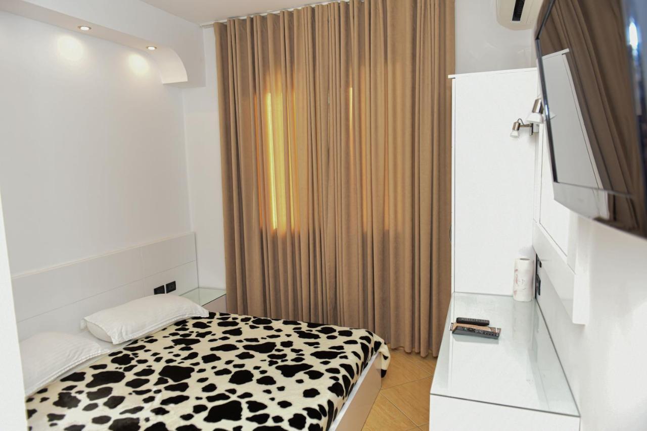 Hotel Tomorri 3*