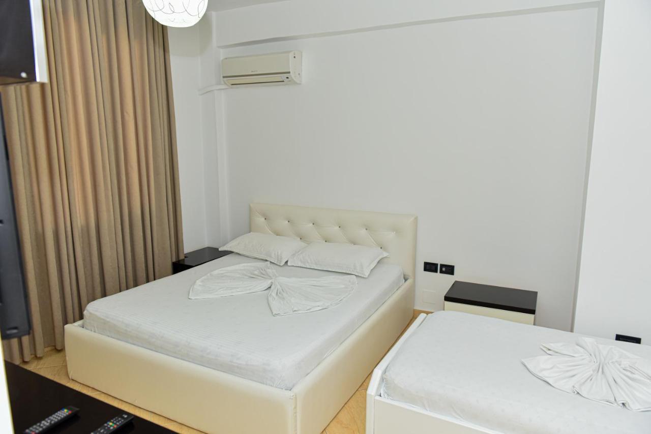 Hotel Tomorri