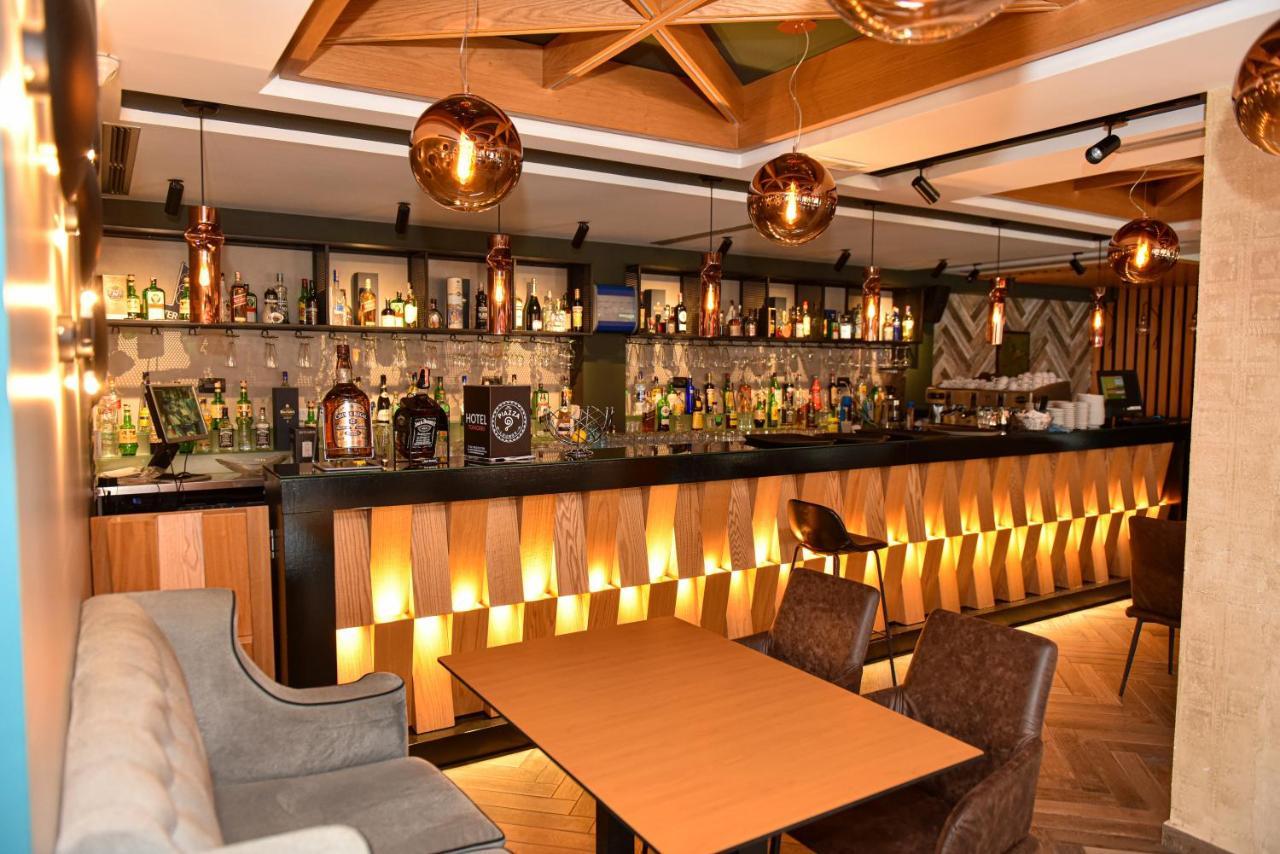Hotel Tomorri 3*