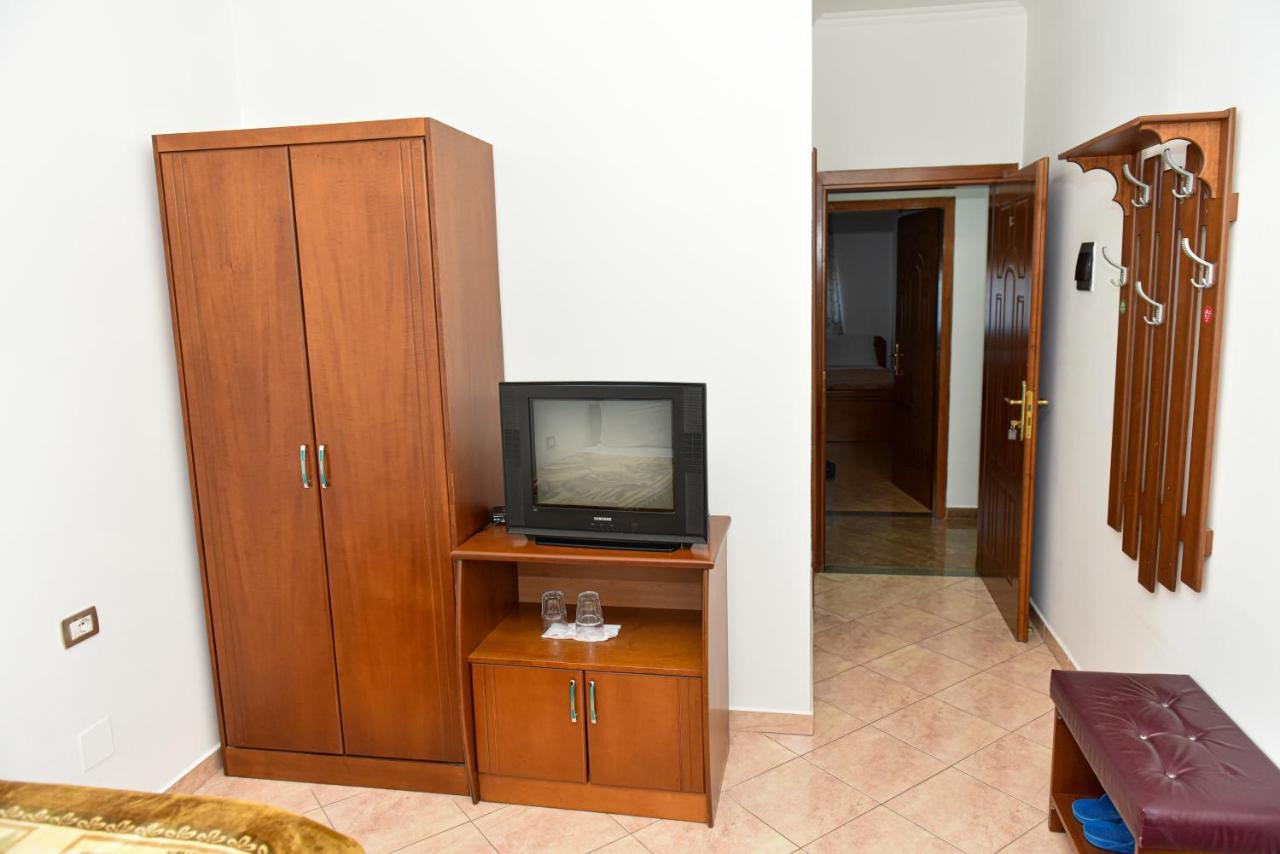 Tomorri Hotel 3*