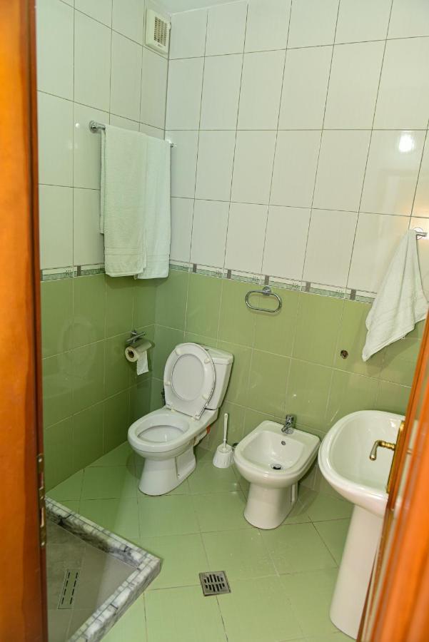 Hotel Tomorri 3*