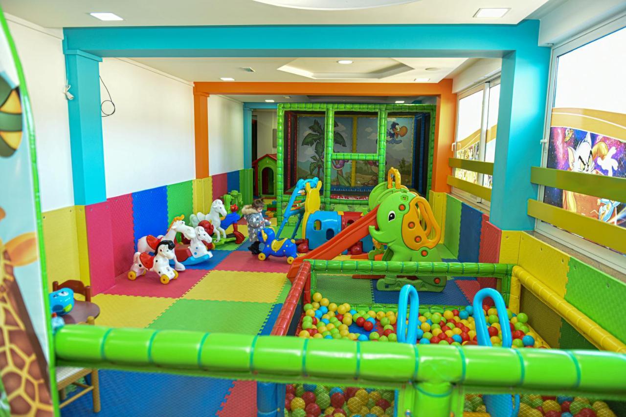 Hotel Tomorri 3*